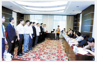 昆明市面向国内外公开选拔高层次人才 资料图片